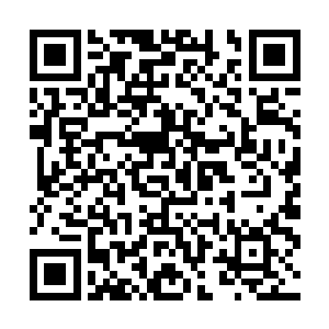 &nb中年大汉与老人一直在某个包厢观看刚刚那场帝王之战二维码生成