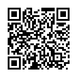 &nb黑先生不慌不忙的扫视着在场的众人二维码生成