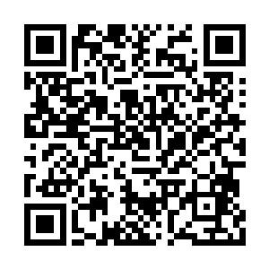 一丝丝的阴冷流窜过曝露在空气里的白皙翘臀处二维码生成