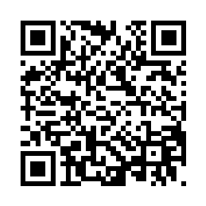 一丝丝裂纹从这些黑色的触手表面浮现二维码生成