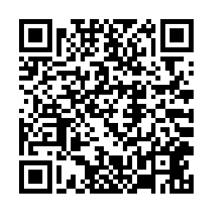 一个从未经历过战火硝烟的年轻兵士看到眼前这一幕二维码生成