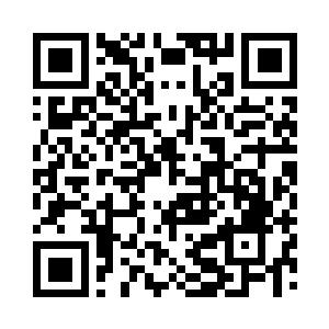 一个佣兵用绷带蒙着一只眼睛和整个头部二维码生成