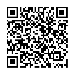 一个叫艾琳的黑发亚裔女生也晒出她和叶惟的亲密合影二维码生成