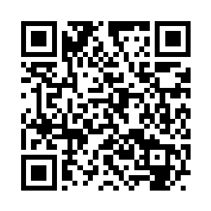 一个大概二十岁左右的女声尖叫着抱住了秦月二维码生成