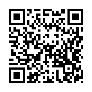 一个女人的影子首先倒映在地面上二维码生成