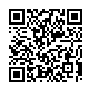 一个娇小的身影沉默着看着这一幕二维码生成