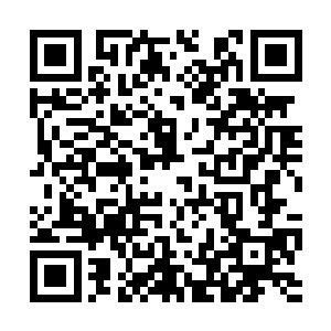 一个家伙竟然不知不觉就在他们身边的沙发上躺着二维码生成