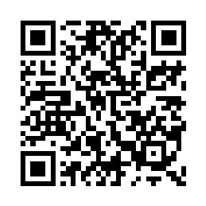 一个年轻小伙子给我们送来了一辆黑色小轿车二维码生成