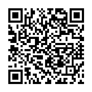 一个惊恐沙哑的声音从举手的黑人士兵嘴中艰难地说了出来二维码生成