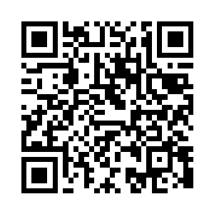 一个戴脚镣的在押犯在管教的押送下二维码生成