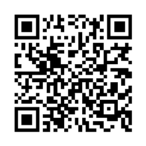 一个服务生模样的男人恭敬的走了过来二维码生成