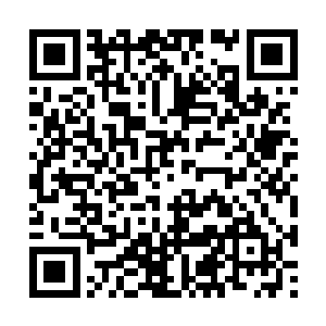 一个死傲娇男来喂一个喜欢他到极点的大波大小姐二维码生成