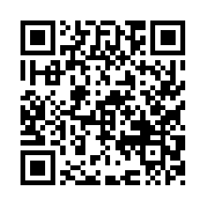 一个满脸猥琐表情的中年人舔了舔嘴唇二维码生成