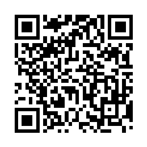 一个用粗大的原木钉成的粗犷的城门大开着二维码生成