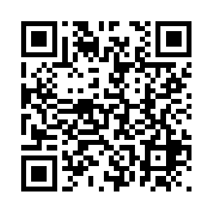 一个白衣男子突然出现在子弹的前方二维码生成