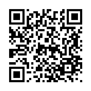 一个皮划艇嘭的一声砸在旁边岩石上二维码生成