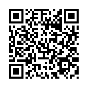 一个穿着黑衣的男子一手抓住苏凡的脚二维码生成