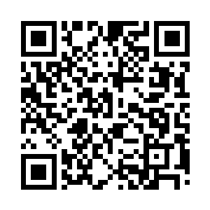 一个绯红的身影从旁边的拱门内走了出来二维码生成