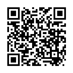 一个翰林官服的少年轻声的说着话二维码生成