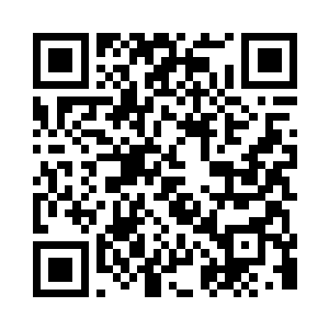 一个脸上尽是痘痘疤痕的男医生冷冷的说道二维码生成