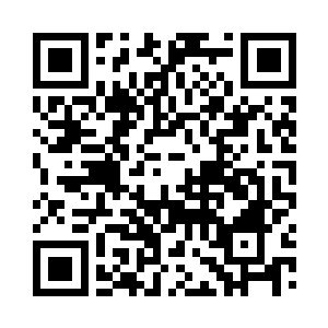 一个面容憔悴的中年男人忽然出现在休息区二维码生成