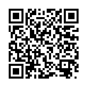 一个鲜衣怒马的男人对着四周指指点点二维码生成