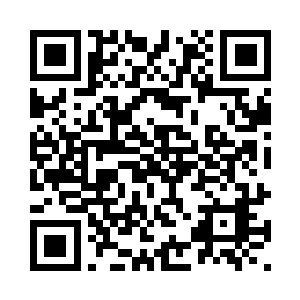 一个黑色的珠子正在缓缓地盘旋着二维码生成