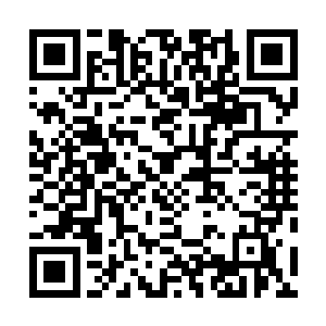 一些注意到这边变化的人顿时心中不知道用什么来形容了二维码生成