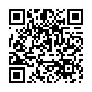 一些穿得很暴露的女子在进行表演二维码生成