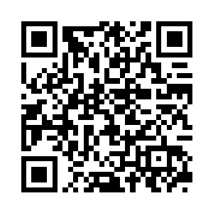 一侧的白板上似乎还写着一些凌乱潦草的字迹二维码生成