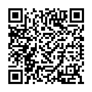 一到了门外贝海果然就听到了有人叫自己的名字二维码生成