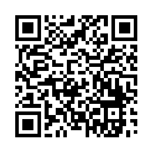 一双俊眼忍不住总是往人家的美腿上瞄二维码生成