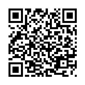 一双大眼睛不断地在姬瑶身上转着二维码生成