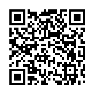 一双手沾了胭脂的手拍到了陈霜霜的衣服上二维码生成