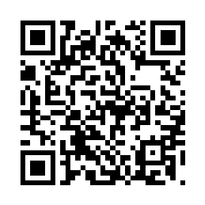 一双红色的眼睛紧张地注视着张潇晗二维码生成