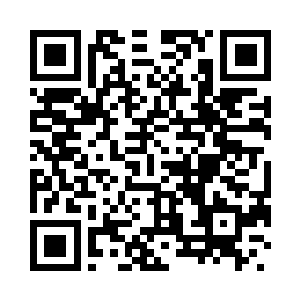 一双迷人的大眼睛弯成了月牙儿状二维码生成