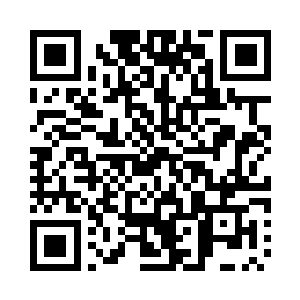 一叠接着一叠的钱成了别人口袋里的二维码生成