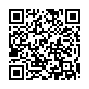 一只不算威武的拳头在眼前迅速放大二维码生成