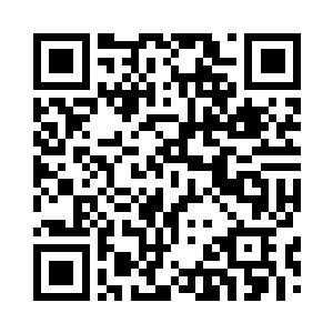 一只巨大苍鹰正用爪子划破镇狱符文二维码生成