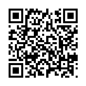 一只手从光芒中出现抓住了刘宇的肩膀二维码生成