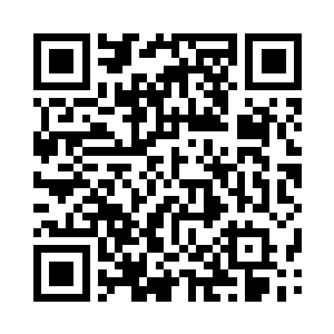 一只手已经紧紧的握着那个苦瓜一样的东西二维码生成