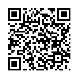 一只手轻轻的按在了小腹下面的位置二维码生成