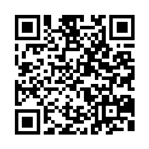 一只白色的小猫忽然从花丛中冲了出去二维码生成