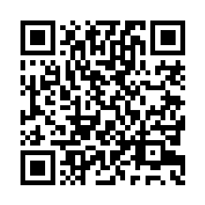 一名白衣女子在罗天家族的侍从热情接待之下二维码生成