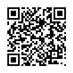 一名闻讯赶来的突击营上尉号叫冲出人群二维码生成