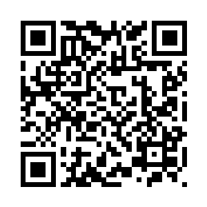 一咬牙从脖子上取下一枚吊坠玉牌二维码生成