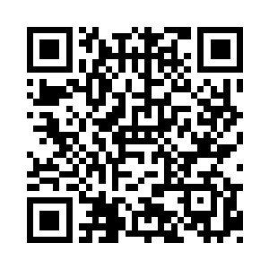 一回头发现苗毅已经趴在墙上狂抠了二维码生成