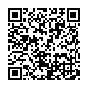 一团巨大的荒气弹从上空如同流星坠落轰击而来二维码生成