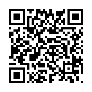 一圈红衣英军手持火绳枪便对准了5人二维码生成