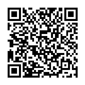 一坐上这个火山口一样的位置更感觉到问题的棘手性二维码生成